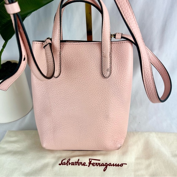 SALVATORE FERRAGAMO Baby Pink Gancini Mini Shopper Tote with dustbag - Picture 2 of 15